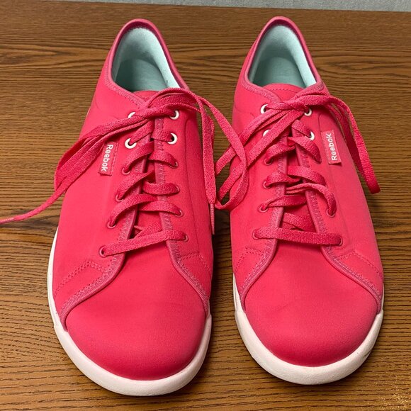 Reebok Skyscape Runaround Walking Shoe - Picture 3 of 12